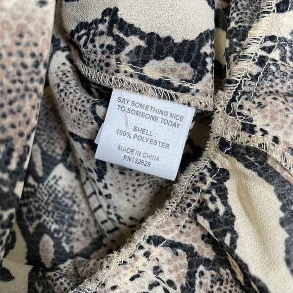 LPA Python Pinched Shoulder Deep V Plunge Top L - Picture 6 of 9